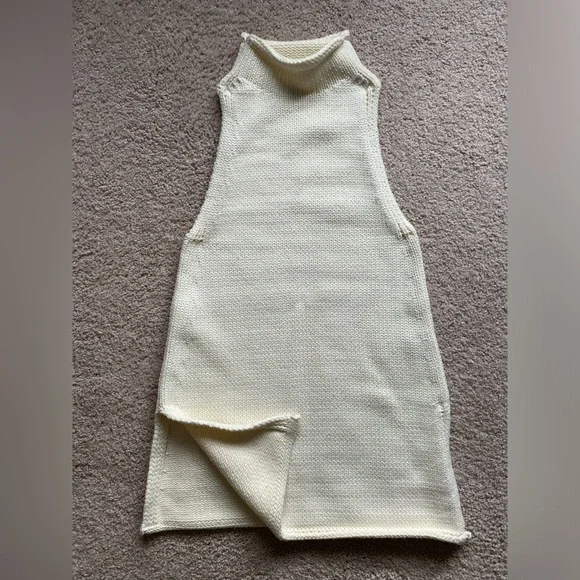 Pilcro Anthropologie Sleeveless Cream Sweater size M new! - Picture 3 of 9